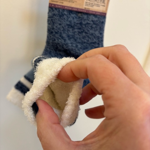 Women's Aloe Cabin Socks - Picture 3 of 3